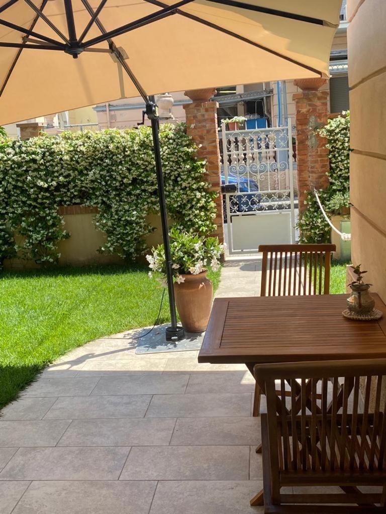 Monolocale Pura Vida Apartment Viareggio Exterior photo
